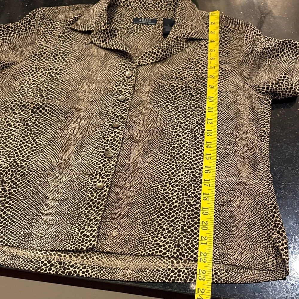 Crazy Horse Liz Claiborne Patterned Woman’s Button Down Shirt - Picture 7 of 7